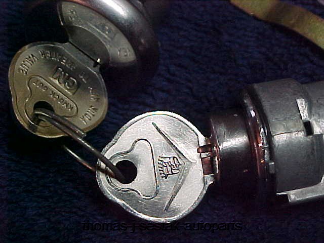 New Trunk Glove Box Lock with Crest Keys Kit Cadillac 61 62 1961 1962